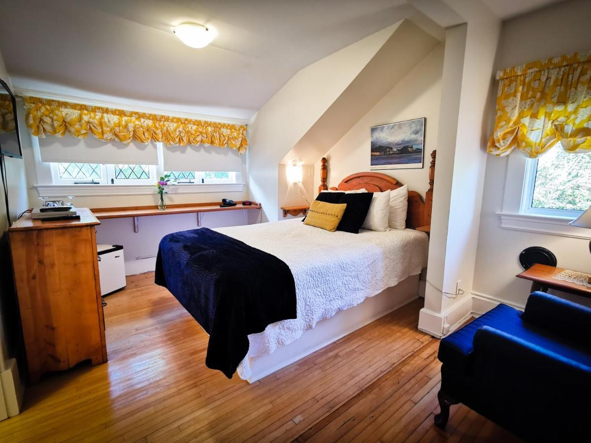 Bed and Breakfast Leaside Manor à Saint-Jean de Terre-Neuve Extérieur photo