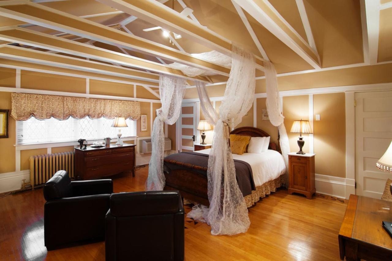 Bed and Breakfast Leaside Manor à Saint-Jean de Terre-Neuve Extérieur photo