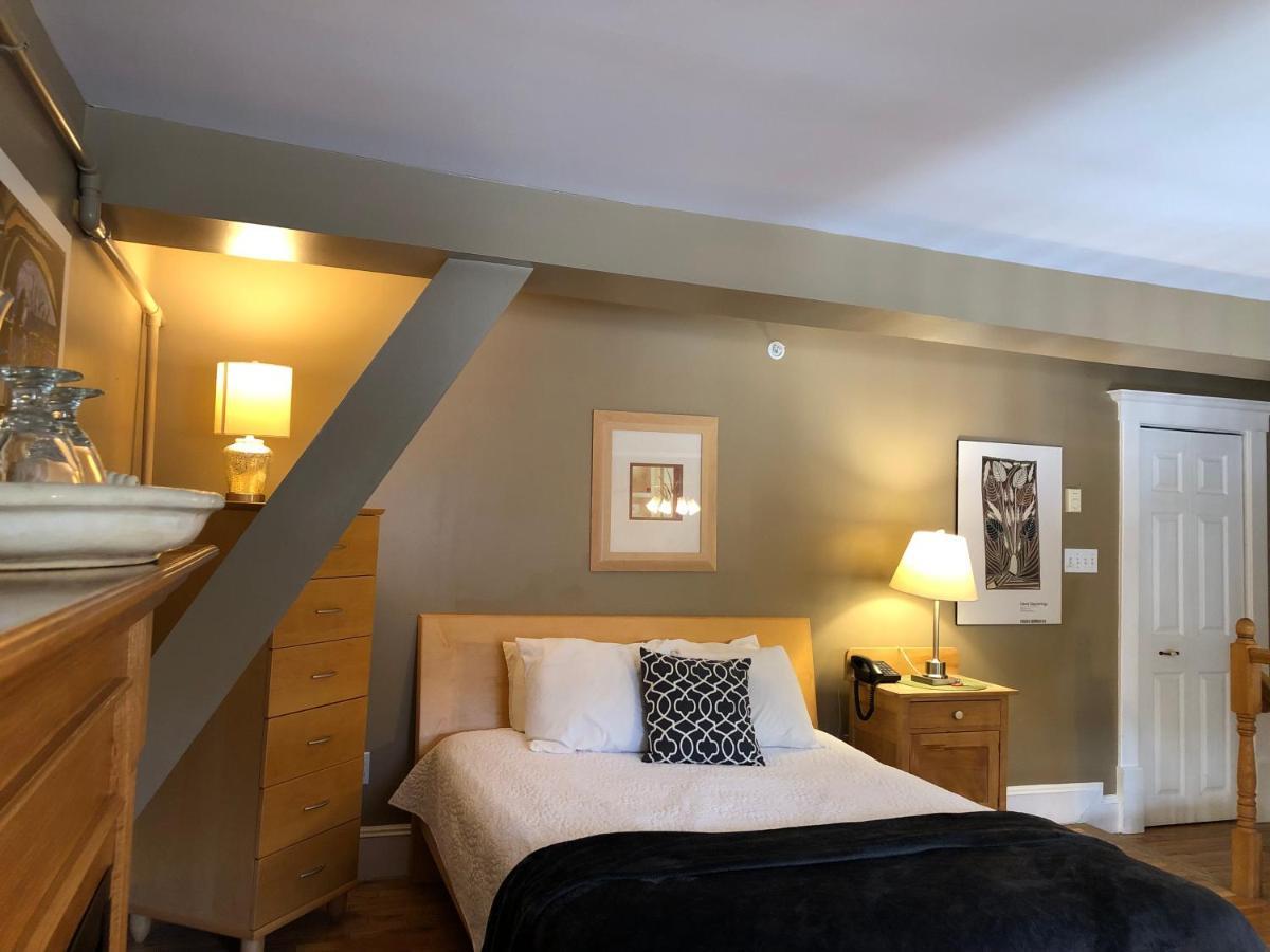 Bed and Breakfast Leaside Manor à Saint-Jean de Terre-Neuve Extérieur photo