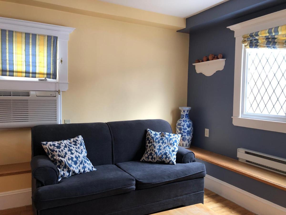 Bed and Breakfast Leaside Manor à Saint-Jean de Terre-Neuve Extérieur photo