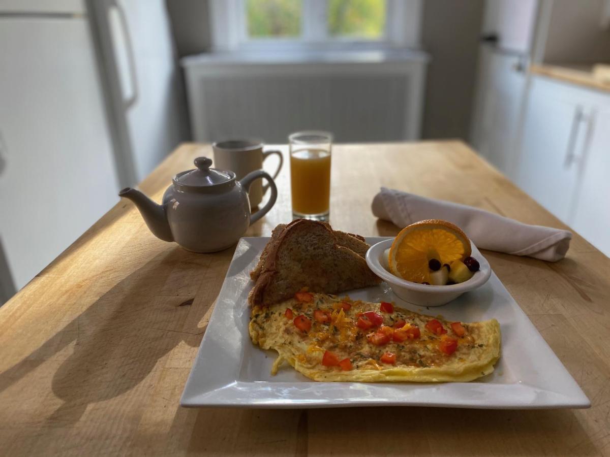 Bed and Breakfast Leaside Manor à Saint-Jean de Terre-Neuve Extérieur photo